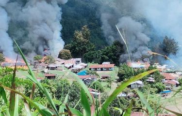 KKB Kontak Senjata dengan TNI 4 Jam di Bintang Papua, Bakar Puskesmas hingga Sekolah