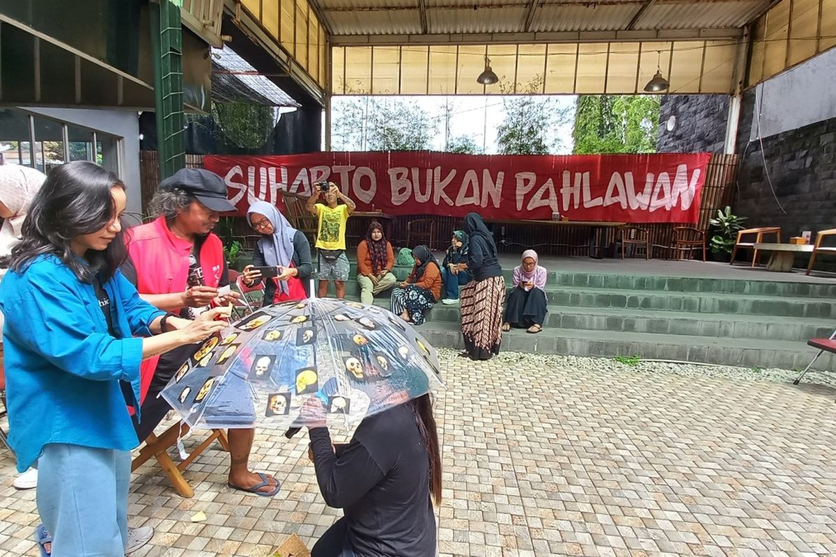 BEM se-UI Desak Pemerintah Cabut Gelar Pahlawan Soeharto