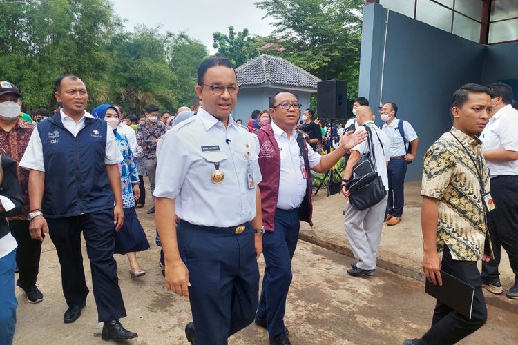 Alasan Jakarta Recycle Center Direnovasi Belakangan, Anies: Kami Enggak Punya Duit