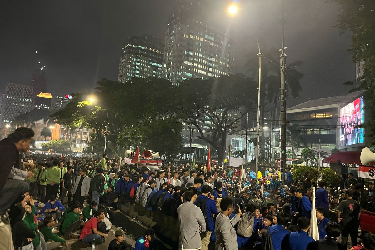 Pidato Jokowi Dibayar Tuntas Demo Mahasiswa Indonesia Gelap di Bawah Tirani Prabowo