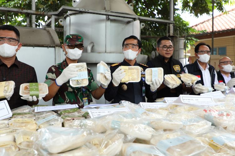 Bea Cukai Soetta Musnahkan 1 Ton Milk Bun Thailand, Berikut Alasannya