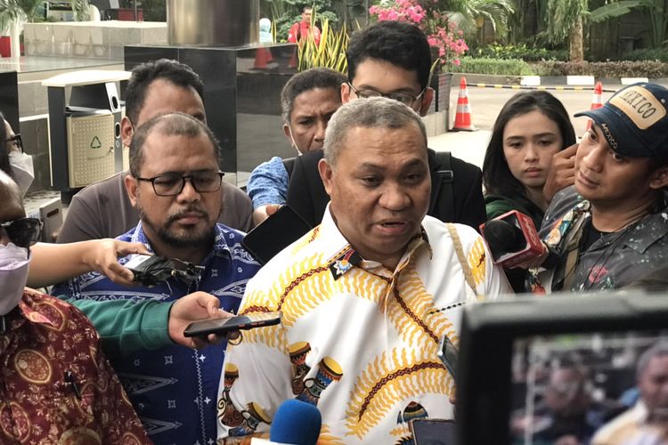 Firli Tegaskan Lukas Enembe Harus Dikawal KPK Jika Berobat ke Luar Negeri