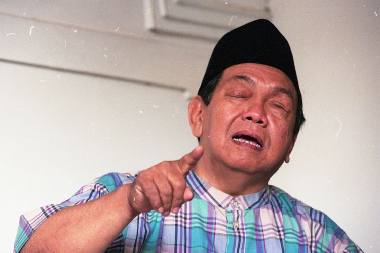 Damai Sesaat di Istana, Kala Gus Dur Selesai Shalat Malam Jelang Dilengserkan MPR..