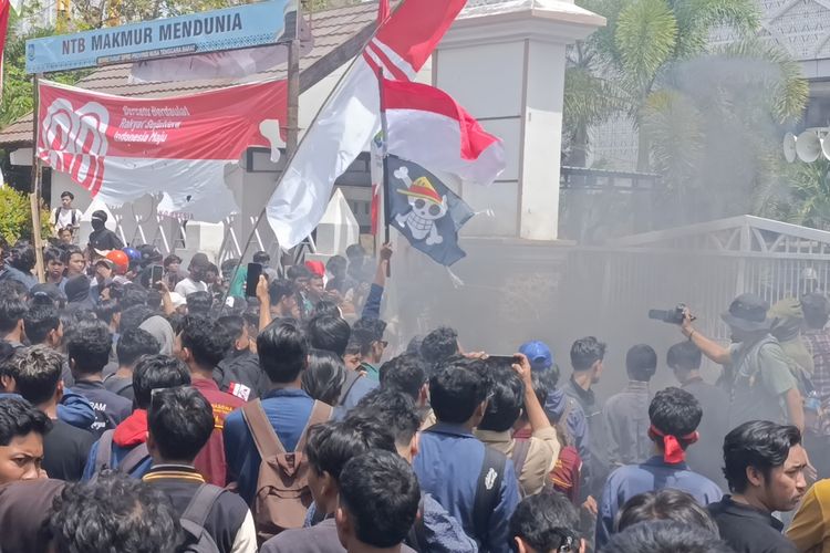 Mahasiswa Malaysia Demo di Kedubes RI, Protes 400 Orang Ditahan Saat Aksi Depan DPR