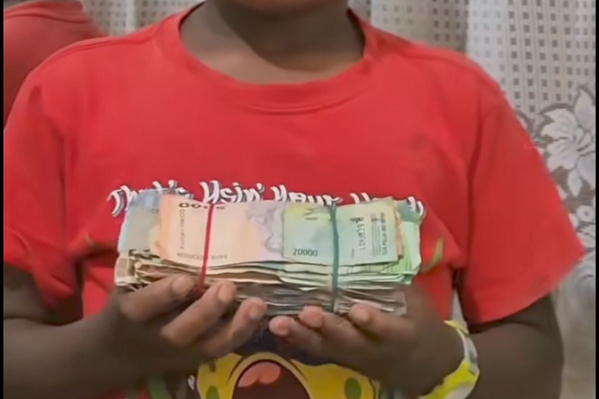 pison-kogoya-bocah-papua-rela-bongkar-celengan-untuk-sumbangan-banjir-bandang