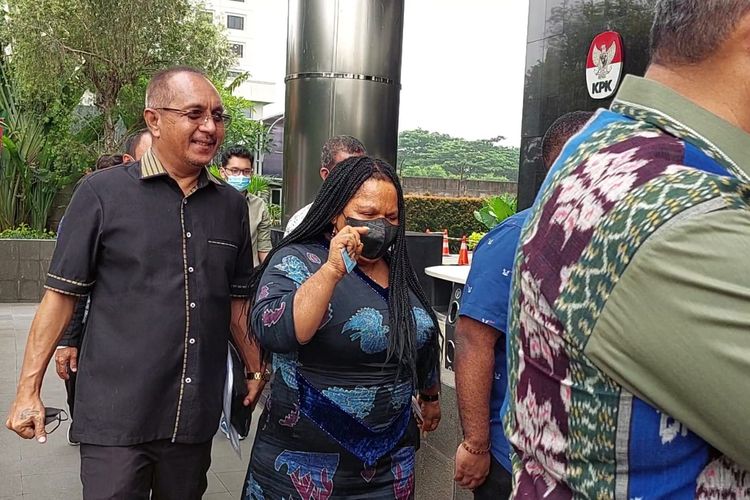 pengacara-tidak-ada-kaitannya-benny-wenda-dengan-yulce-wendaistri-lukas-enembe