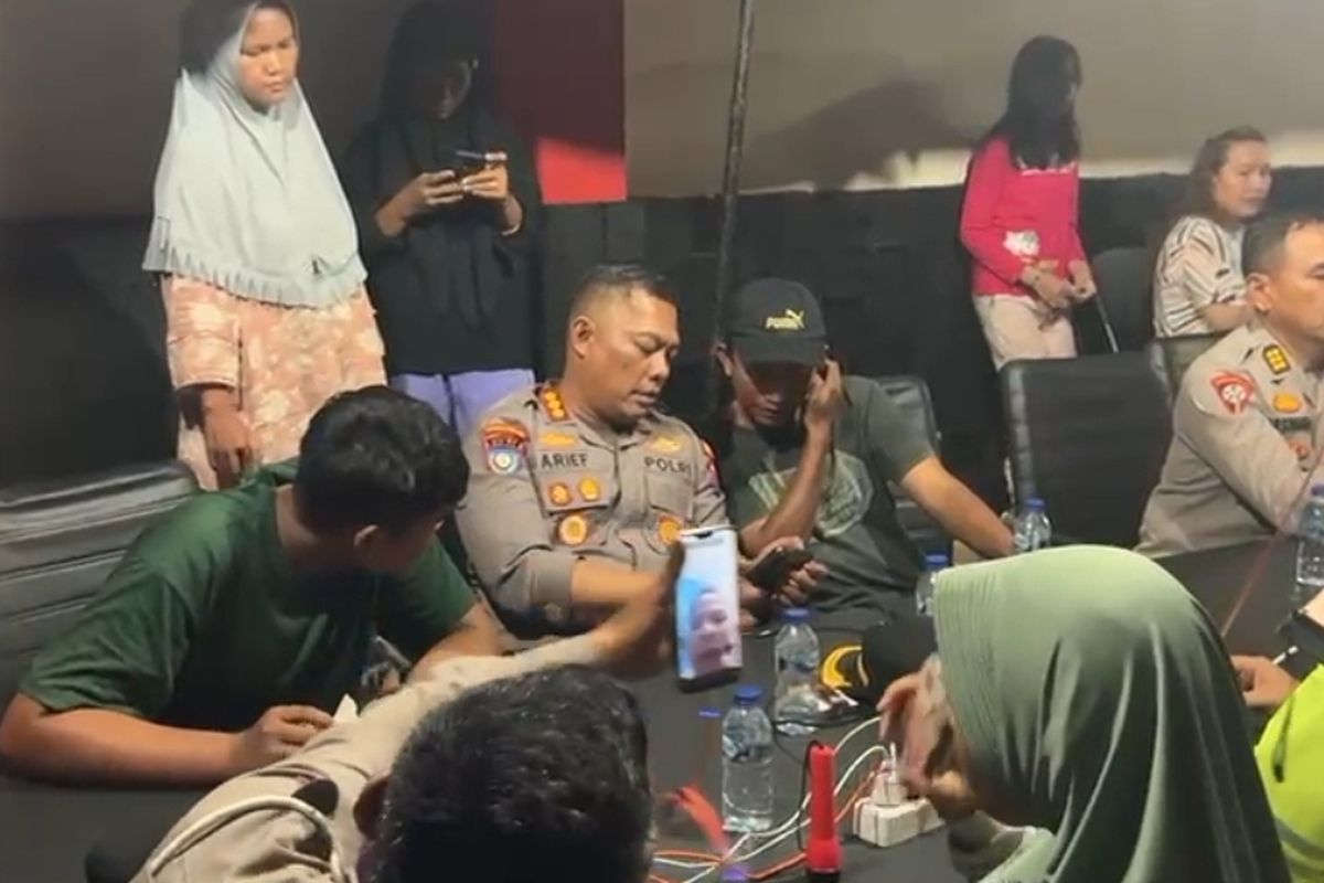 Nova Mulyana Hanafi Viral Menyusui Bayi Korban Longsor yang Terpisah dari Ibunya