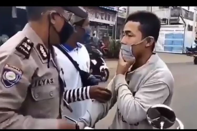 Pelanggar PSBB Di Jakarta Disuruh Nyapu Sambil Pakai Rompi Oranye, Akan Efektifkah?