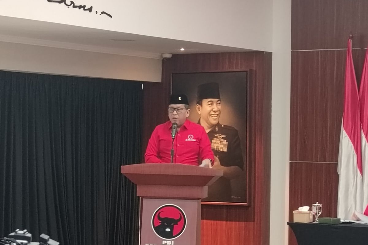 Hasto Sebut Jokowi Lakukan Desoekarnoisasi Jilid Dua !
