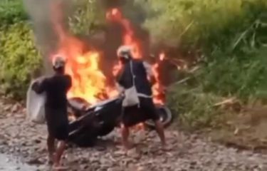 Langgar Aturan Adat, Warga Baduy Bakar 4 Sepeda Motor, Videonya Viral di Medsos