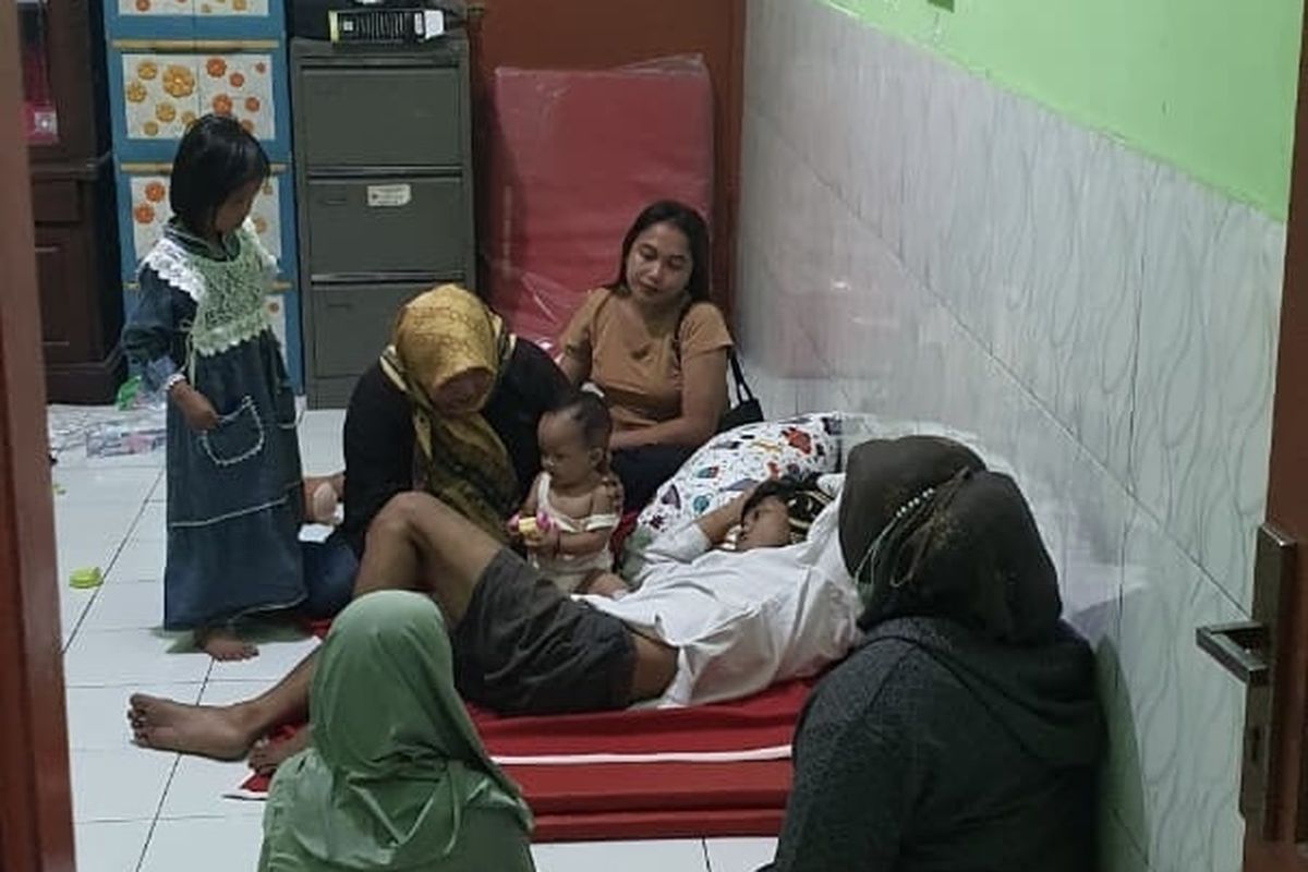 Ayah di Kolong Jembatan Sidoarjo Makan Seminggu Sekali Demi Beli Susu