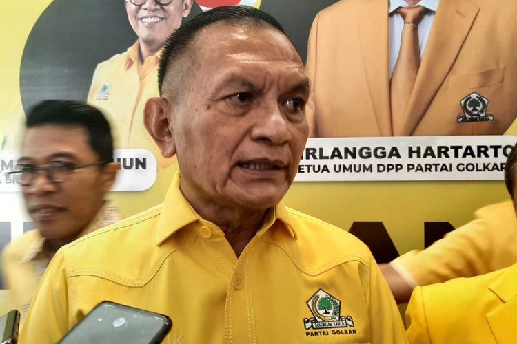 Kemunculan Poster Dukung Munaslub Golkar yang Dianggap untuk Adu Domba Luhut-KNPI