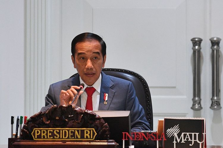 Jokowi Minta Penegak Hukum Tak Biarkan Pejabat Terperosok Korupsi