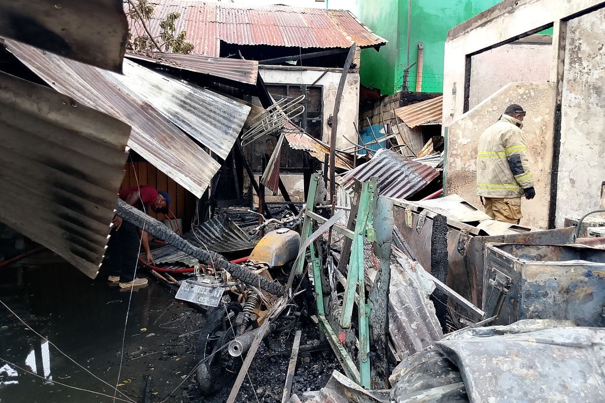 Cemburu Pacar Selingkuh, Pria di Jayapura Bakar 11 Petak Rumah Kos