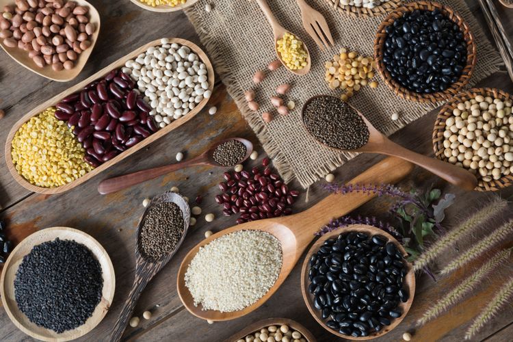 5 Makanan untuk Membersihkan Usus Besar secara Alami