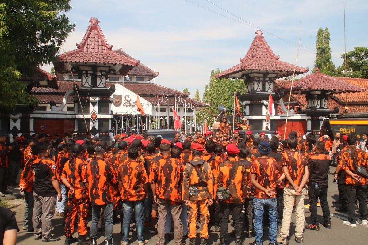  Ormas Dilarang Pakai Seragam Mirip TNI-Polri, PP: Mana Ada Tentara Oranye?