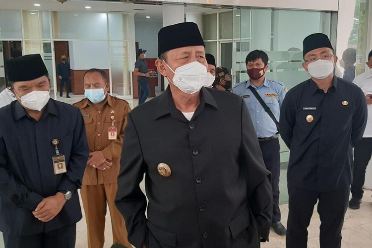 Gubernur Banten Persilakan Warganya Shalat Tarawih di Masjid: Biar Covid-19 Cabut