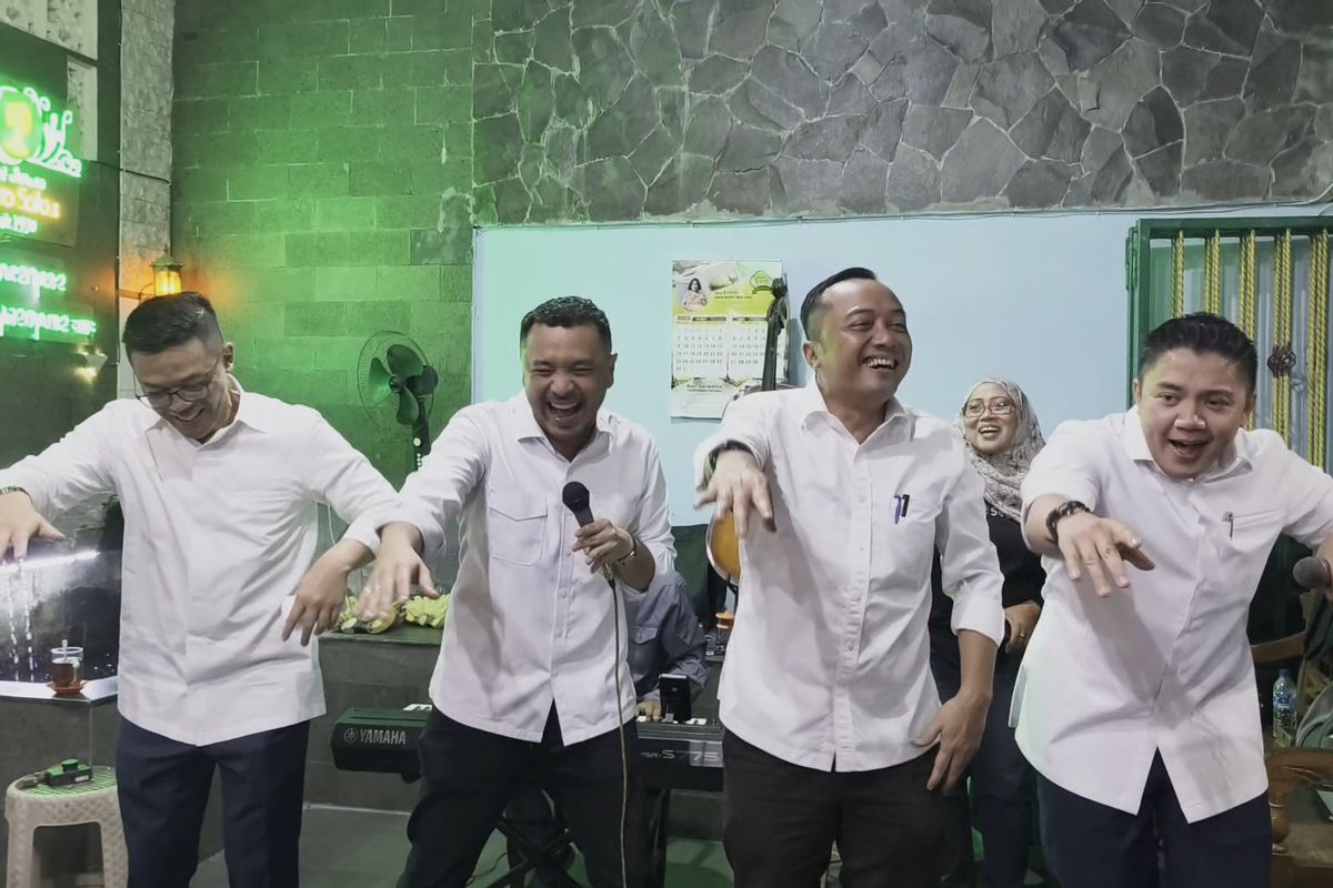 Letkol Teddy, Mensesneg, hingga Giring Joget Pacu Jalur saat Nyanyi Bareng di Solo