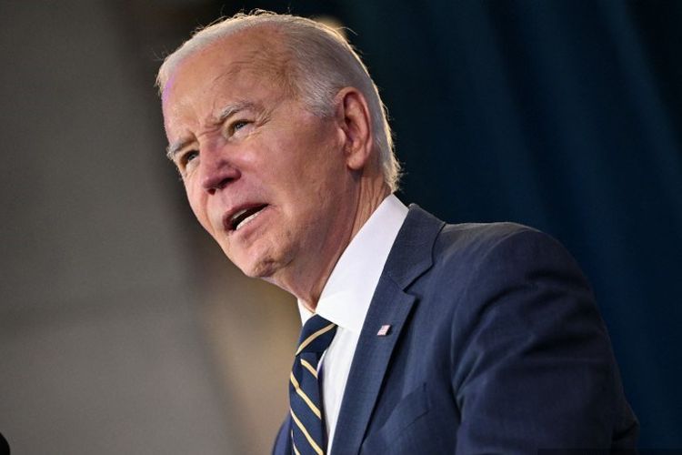 biden-yakinkan-zelensky-bantuan-militer-60-miliar-dollar-as-sedang-proses