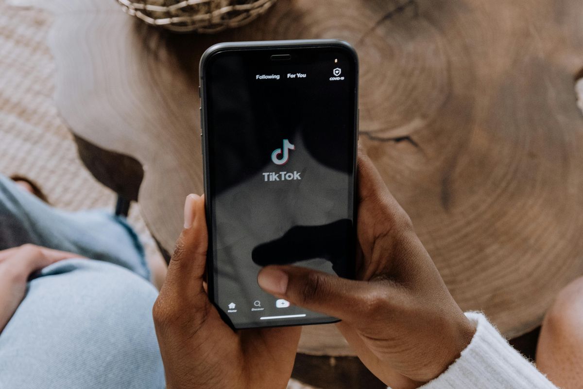 Pemerintah Bekukan Sementara Izin TikTok