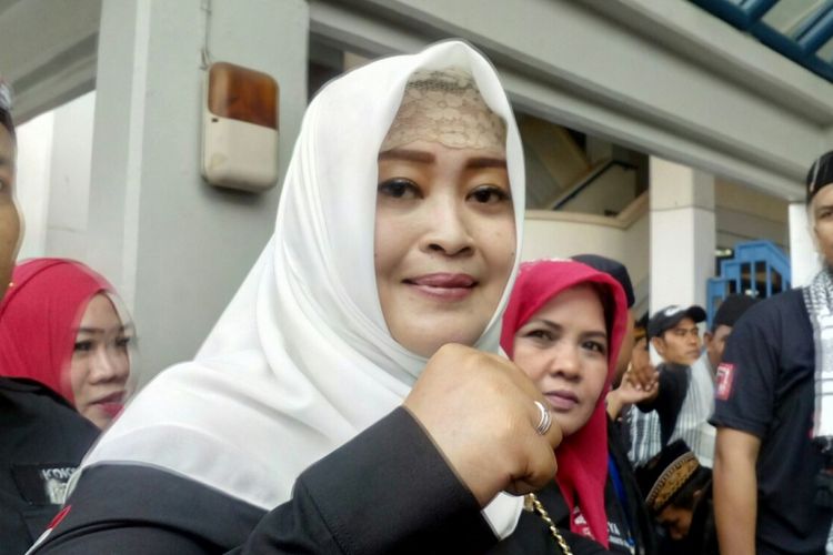 Ketika Anggota DPD RI Fahira Idris Bikin Hoax Virus Corona Di Indonesia, Kok Bisa?