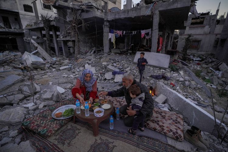 israel-gempur-kamp-kamp-pengungsi-di-gaza-tengah-dan-perdalam-invasi-ke-rafah
