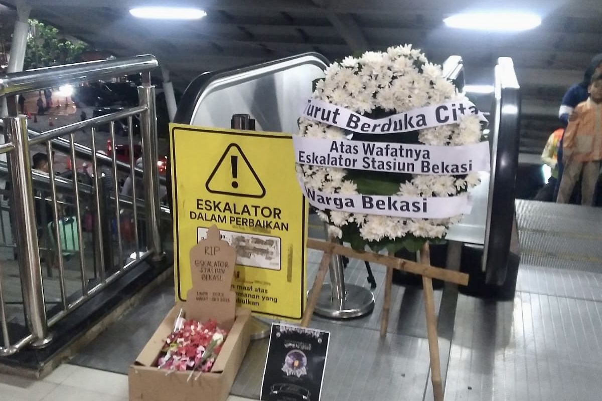 100 Hari Matinya Eskalator Stasiun Bekasi dan Asa Pengguna KRL...