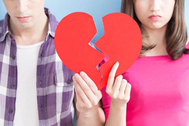 Oktober, 3 Zodiak Ini Akan Mengalami Patah hati