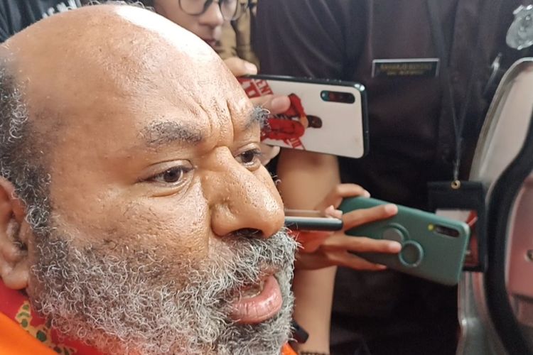 lukas-enembe-klaim-tak-punya-aset-sampai-rp-200-miliar