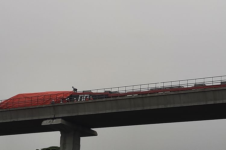 lrt-jabodebek-tabrakan-di-jakarta-timur-warga-dengar-dentuman