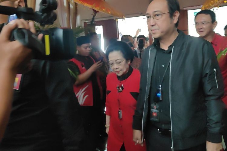 megawati-umumkan-calon-kepala-daerah-2024-ahok-hadir-anies-tak-tampak