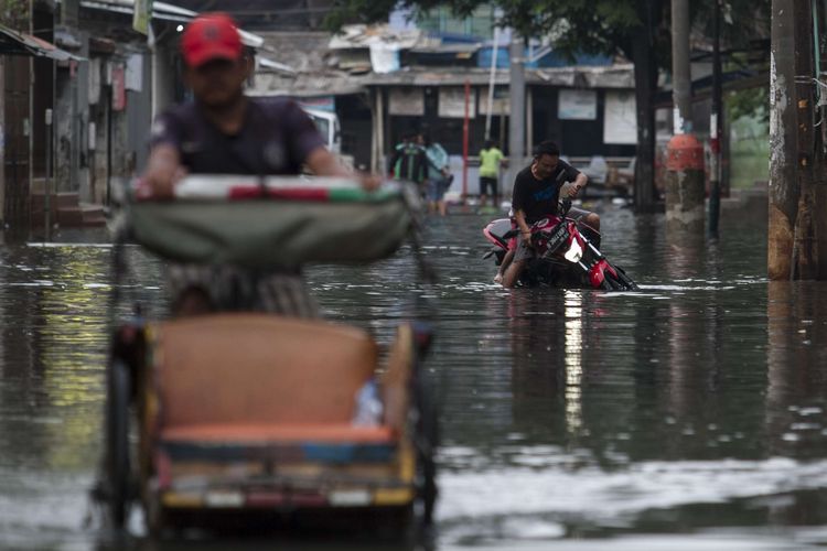 M Taufik Minta Seluruh Anggota DPRD DKI Sumbang 10 Persen Gaji untuk Korban Banjir

