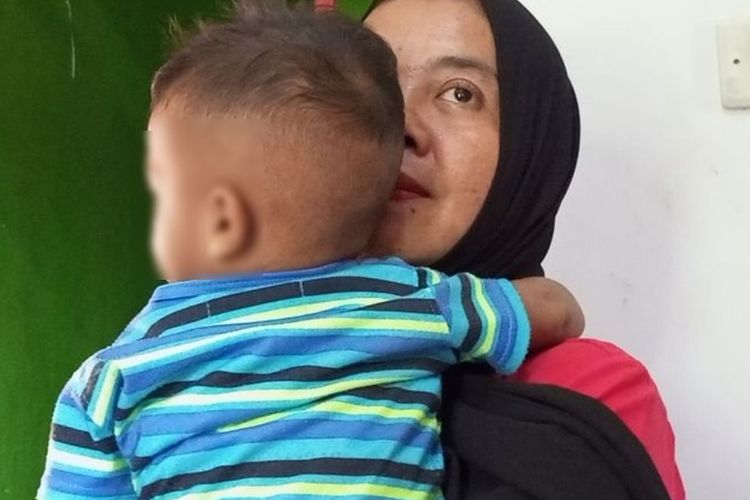Keluarga di Bogor Berharap Bayinya yang Tertukar Kembali ke Pangkuan