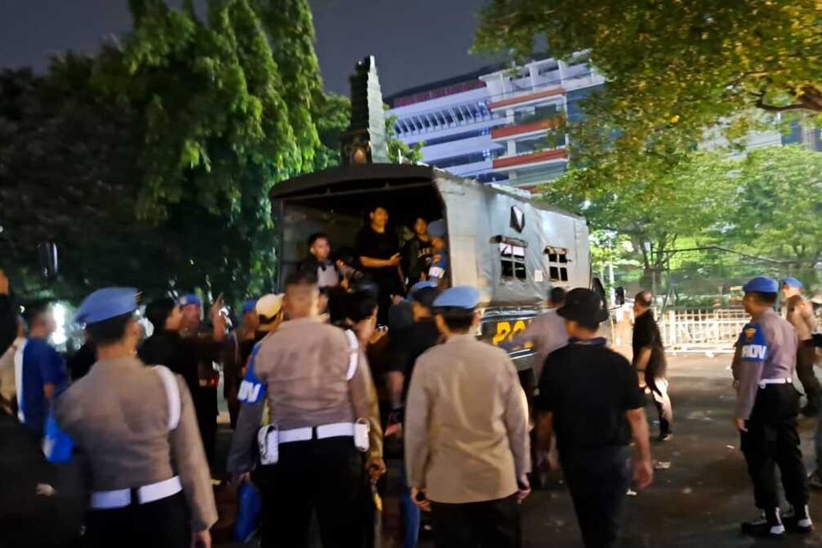 Wartawan Tempo Dibanting Saat Rekam Polisi Tangkap Demonstran May Day di Semarang