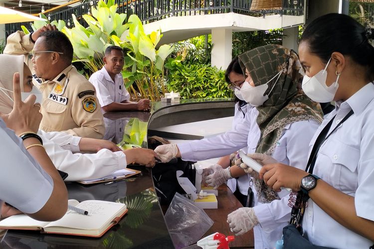 Buntut Presiden Jokowi Nyaris Konsumsi Makanan Berformalin, Semua Restoran di Labuan 