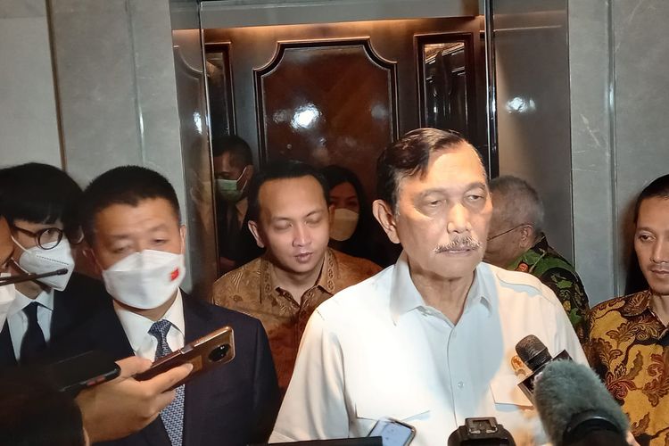 Corona Naik Lagi, Luhut: Teruskan PPKM Level