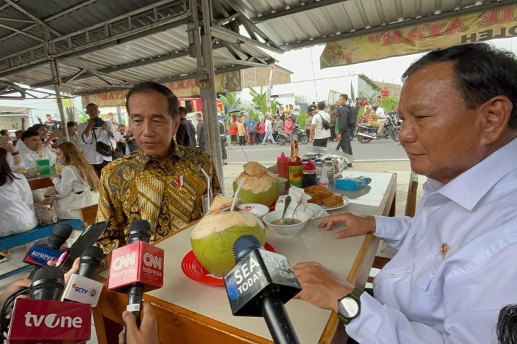 Rajin ke Jawa Tengah, Jokowi Dinilai Ingin Gerus Suara Ganjar