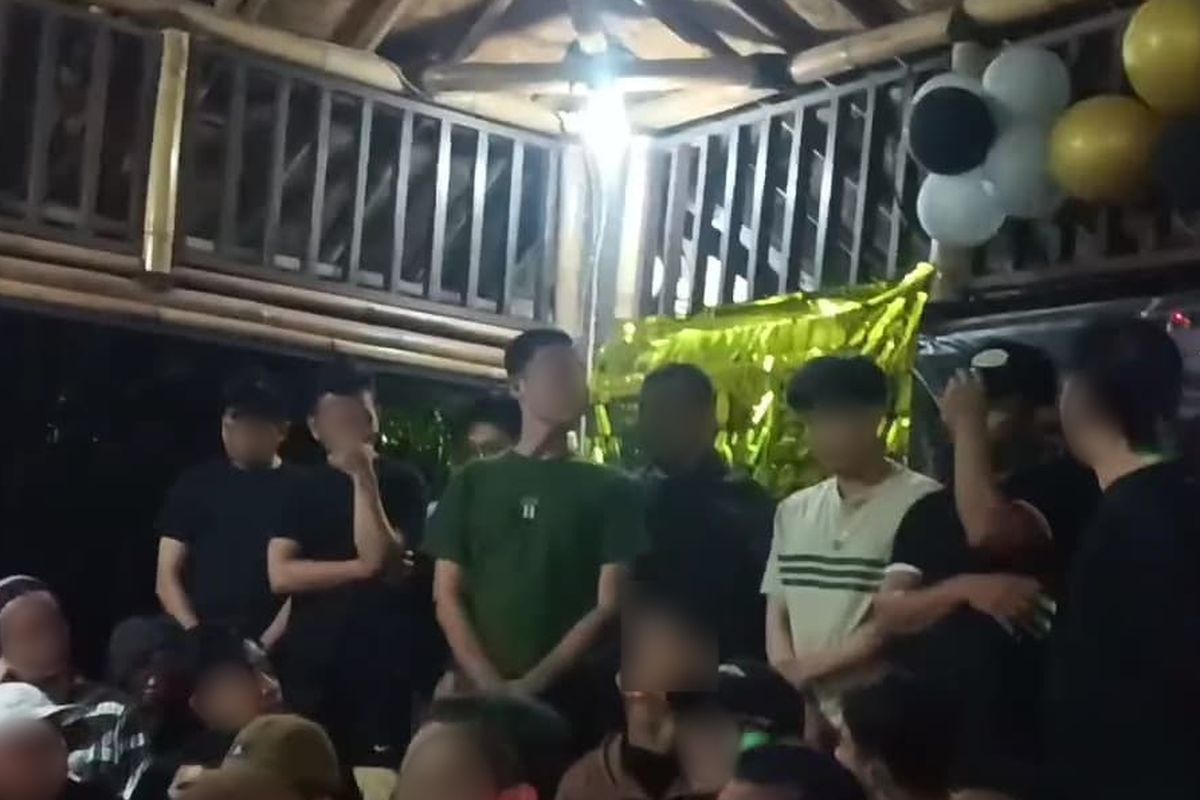 Polisi Gerebek Pesta Gay di Puncak Bogor, 75 Orang Ditangkap