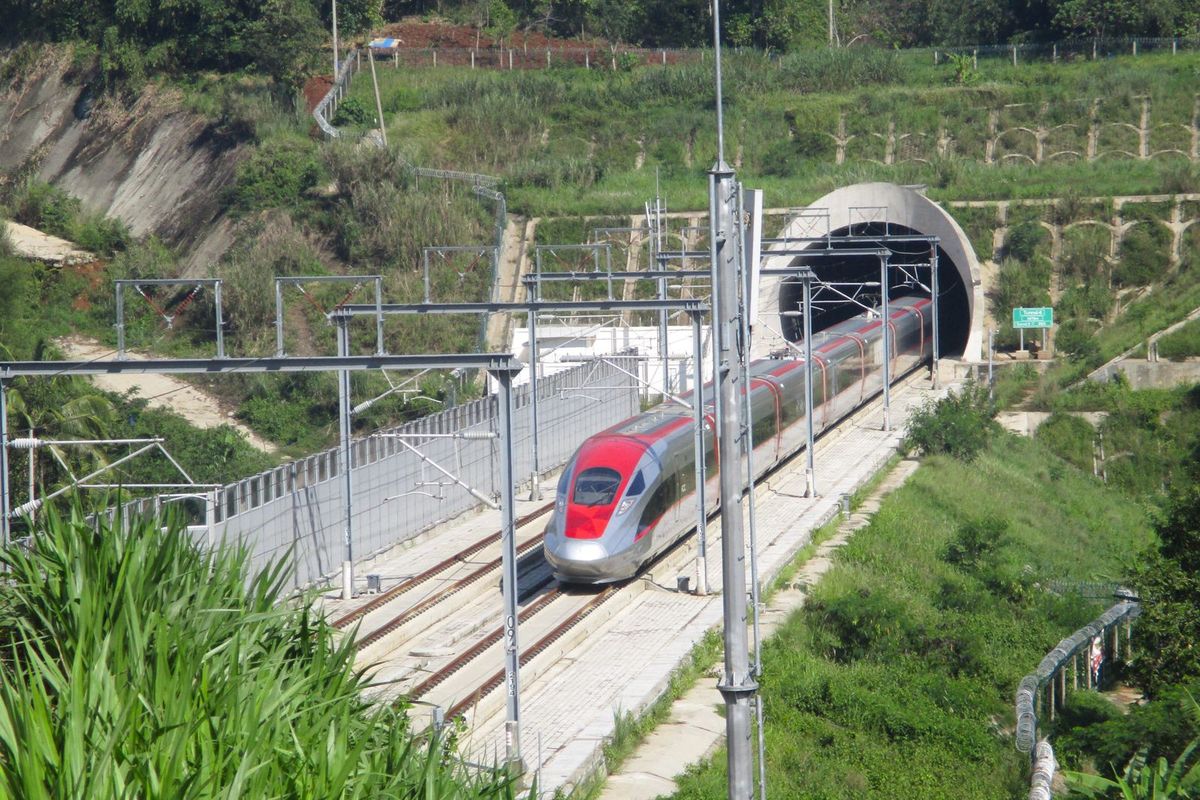 kereta-whoosh-bukan-investasi-sosial