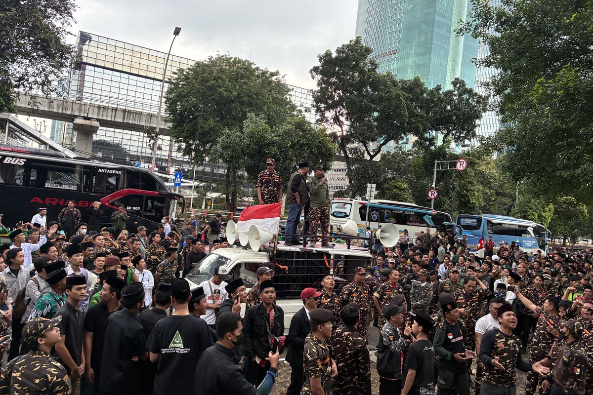 Yaqut Diperiksa, Massa Banser Geruduk Gedung KPK