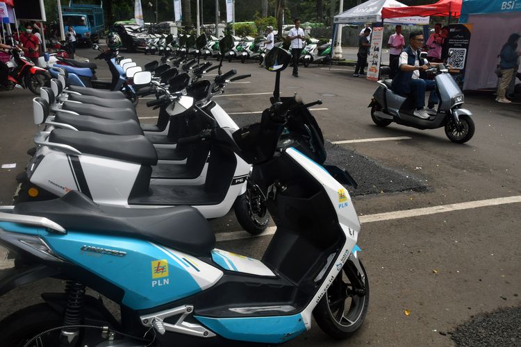 2 Tahun Lagi Kendaraan Listrik Bakal Bebas PKB dan BBNKB