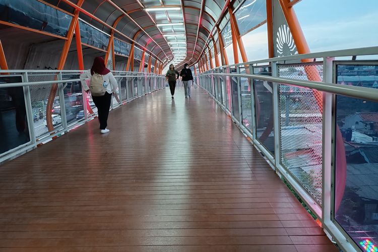 Skywalk Kebayoran Mendadak Berguncang, Disangka Gempa