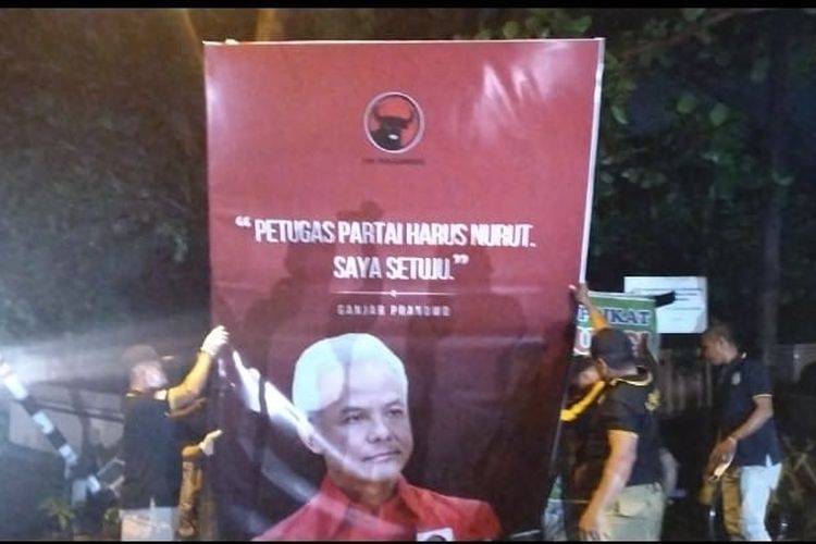 baliho-ganjar-quotpetugas-partai-harus-nurutquot-fx-rudy-beliau-selalu-taat