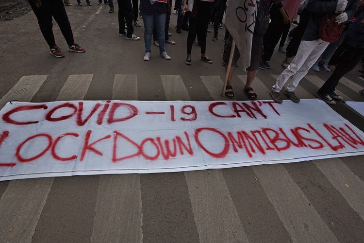lagi-reses-dpr-tetap-bahas-omnibus-law-ruu-cipta-kerja