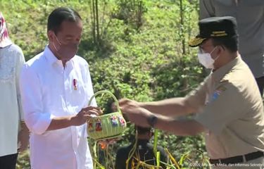 Penyatuan Tanah dan Air di IKN, Anies yang Pertama Dipanggil Menyerahkan ke Jokowi
