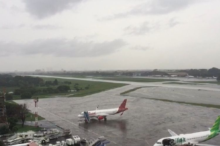 Menteri PUPR: Bandara Halim Banjir Karena Empang Meluap

