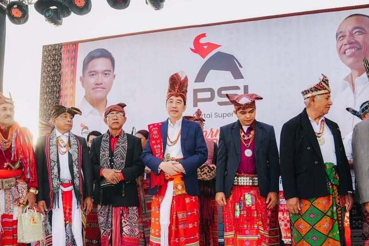 ramai-ramai-tolak-gelar-sesepuh-raja-raja-timor-untuk-jokowi-pmkri-imadar-buka-suara