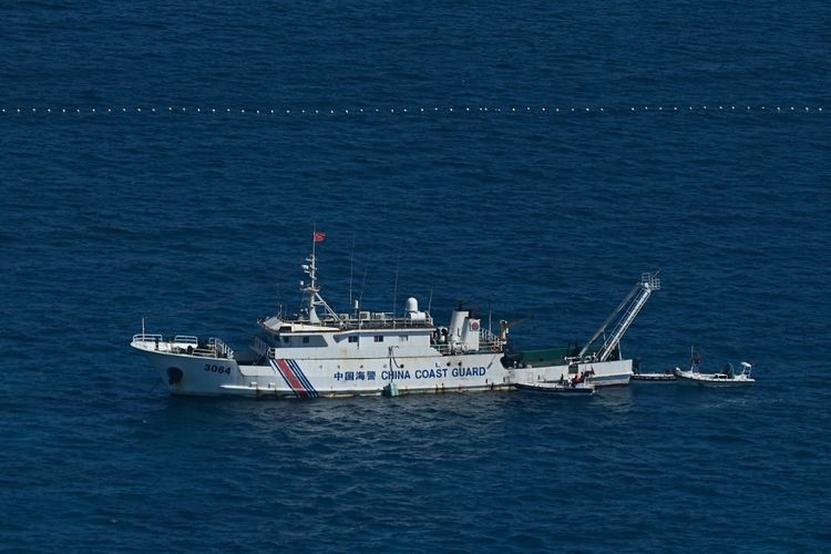 filipina-sebut-kapal-china-tabrak-dan-tembaki-kapal-mereka-di-laut-china-selatan