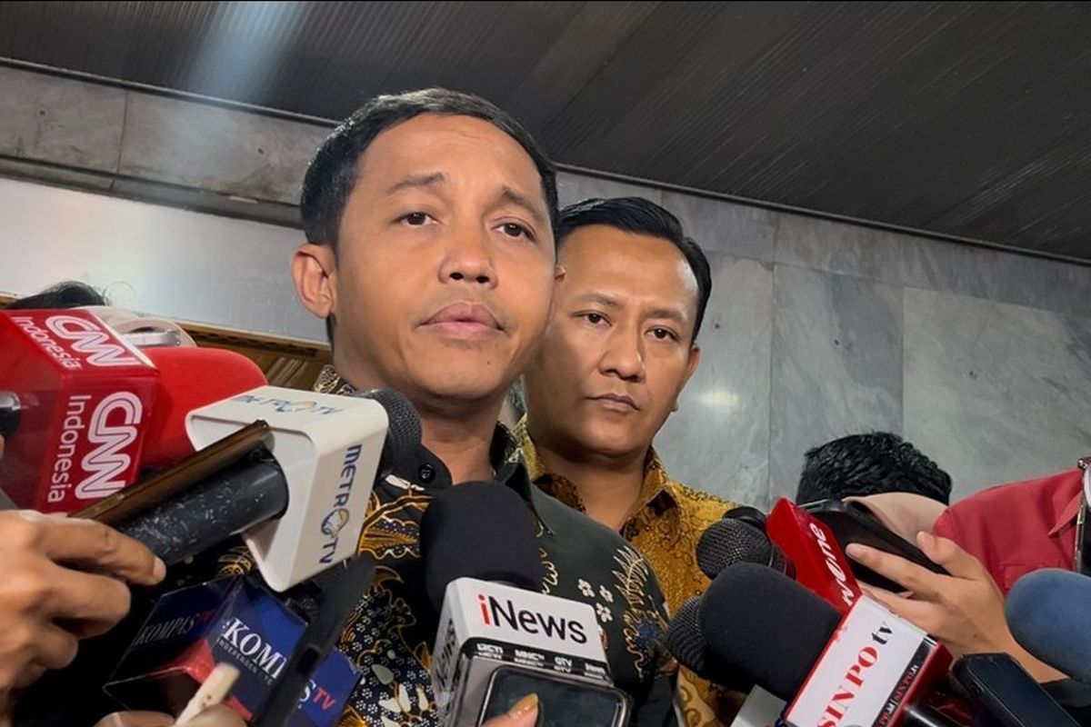 anggota-dpr-tegas-minta-raja-juli-mundur-buntut-banjir--bapak-tak-paham-kehutanan