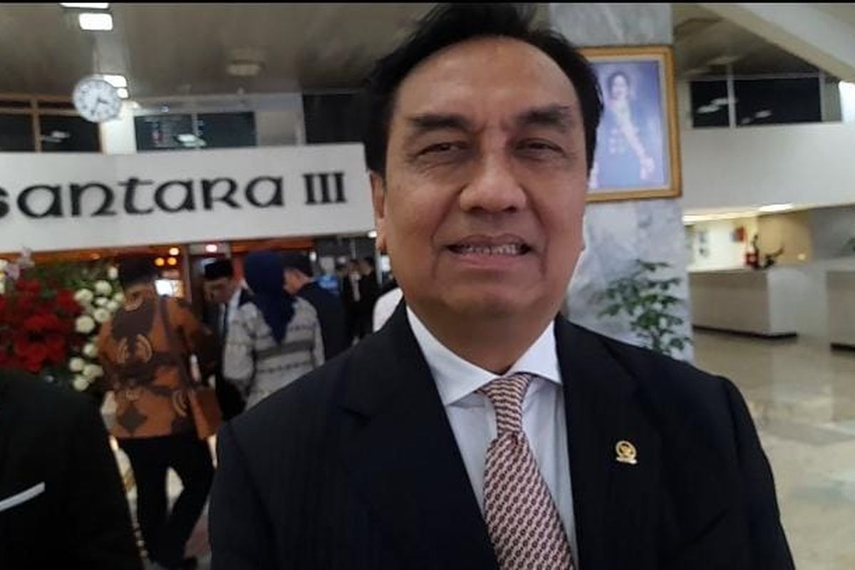 Effendi Simbolon Ikut Jokowi Kampanye Ridwan Kamil, ... Ketua DPP PDI-P: Capek